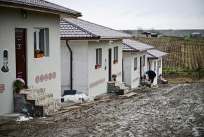 AUR built eight houses for people in need after the flood in Pechea