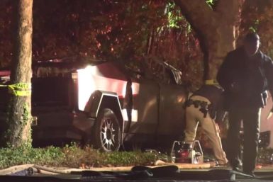 Tesla Cybertruck Crash